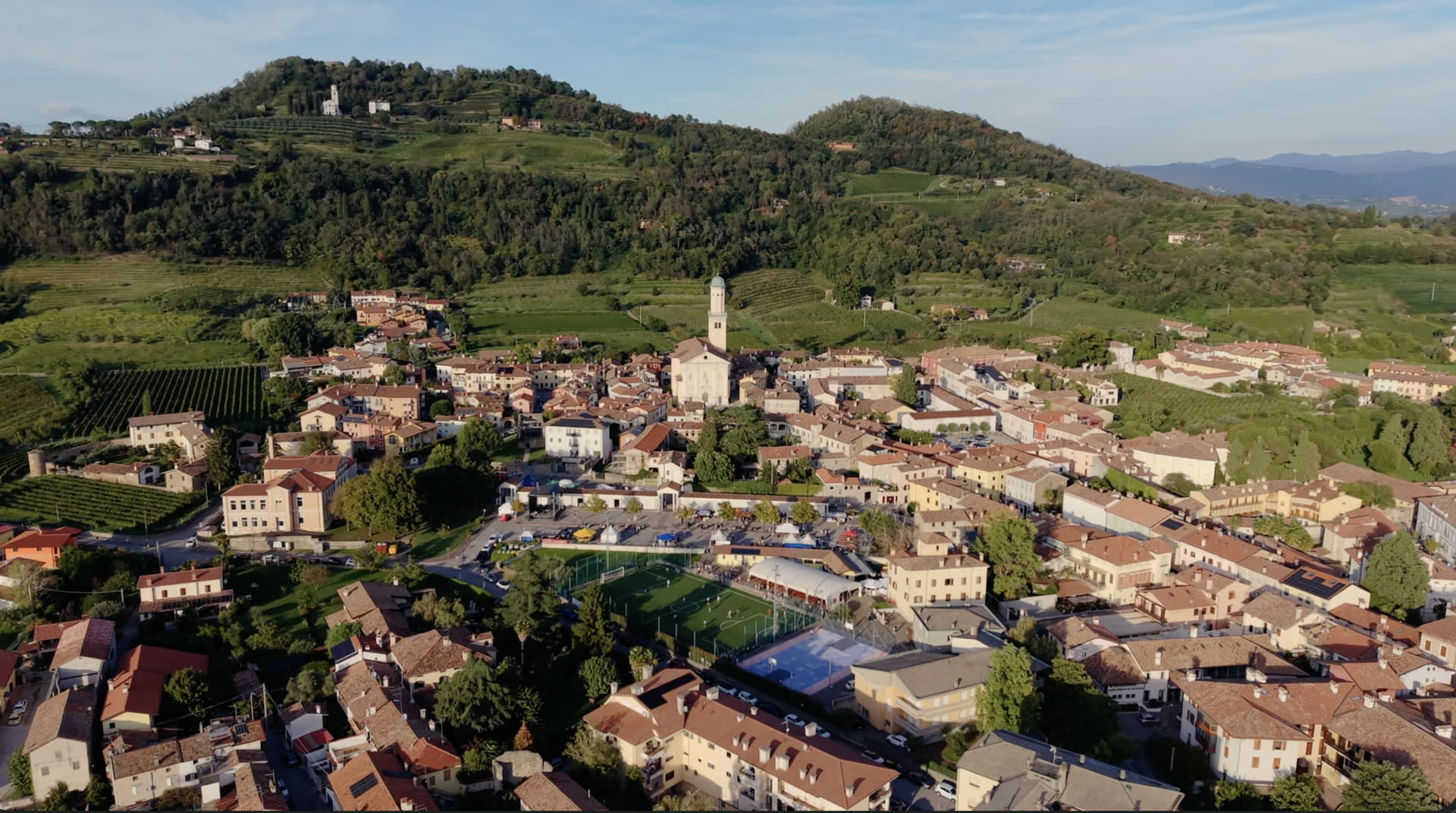 Vista aerea di Cormòns e del Collio goriziano