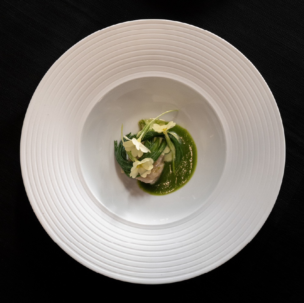 Dettaglio di impiattamento gourmet per Agli Amici 1887