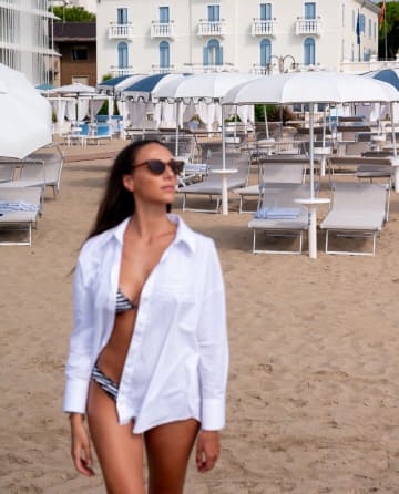 Atmosfera esclusiva del CBC Beach Club raccontata con immagini