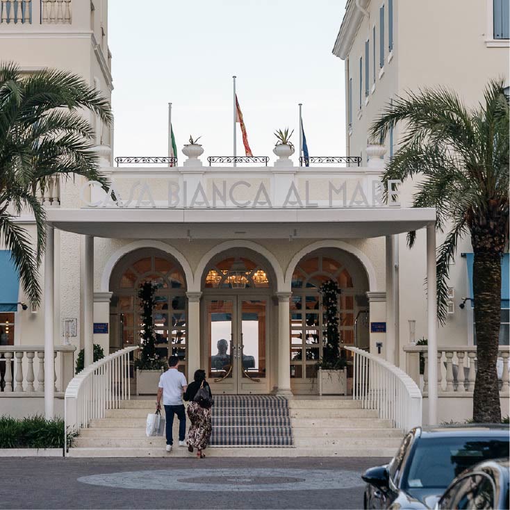 Ingresso dell'Hotel Casa Bianca al mare a Jesolo
