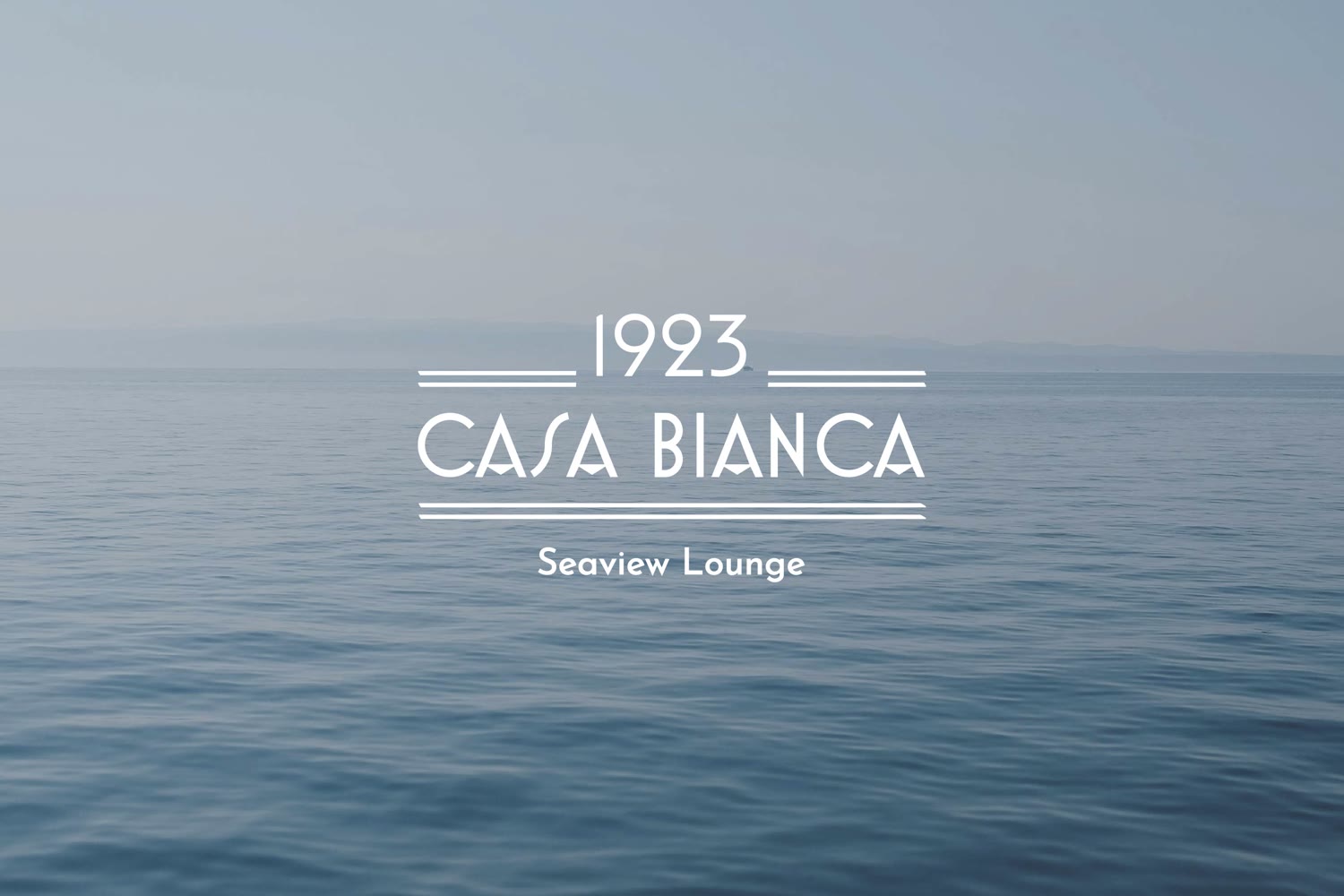 Logo 1923 Casa Bianca Seaview Lounge sui colori del mare