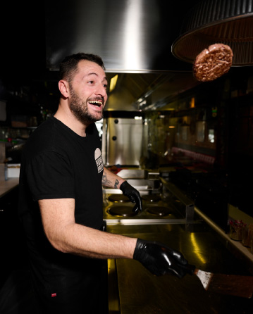 Backstage content creation per Burger Brothers